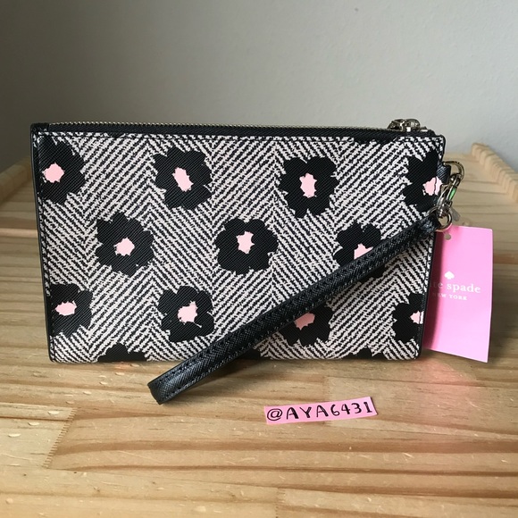 Kate spade wallet wristlet🎈🎈 - Picture 2 of 8